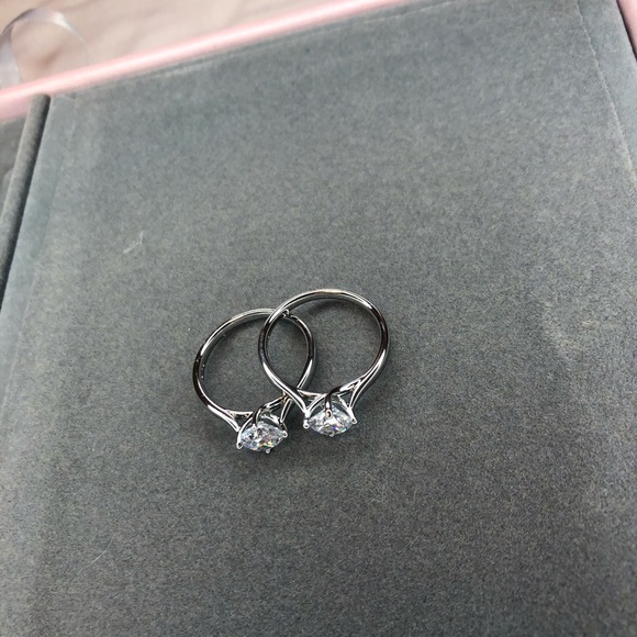 Solitaire Ring  - White Rhodium - Picture 5 of 7